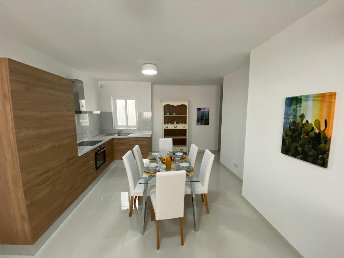 Sunshine Apartments Mellieha - Modern Three Bedroom Ground Floor Apartment With Yard Extérieur photo